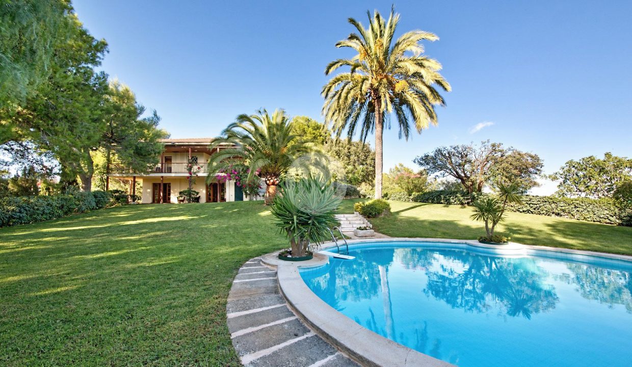 Portal Inmobiliario de Lujo en Son Vida, presenta chalet de lujo venta en Mallorca, villa lujosa para comprar y propiedad de alta gama en venta en Baleares.