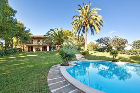 Portal Inmobiliario de Lujo en Son Vida, presenta chalet de lujo venta en Mallorca, villa lujosa para comprar y propiedad de alta gama en venta en Baleares.
