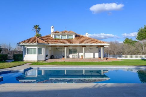 Portal Inmobiliario de Lujo en La Moraleja, presenta chalet lujoso venta en Madrid, casas para comprar y propiedades independientes en venta en Alcobendas.