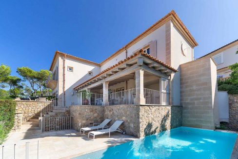 Portal Inmobiliario de Lujo en Port d'Andratx, presenta chalet de alta gama venta en Mallorca, inmuebles lujosos para comprar y villas exclusivas en venta en Andratx.