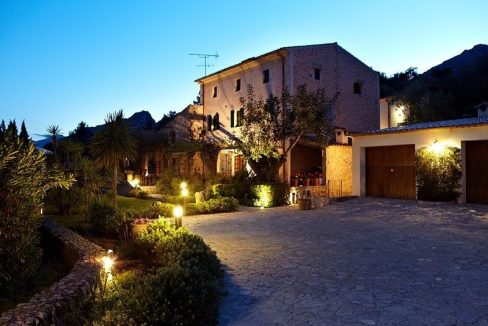 Portal Inmobiliario de Lujo en Pollença, presenta chalet de lujo venta en Mallorca, villas exclusivas para comprar y propiedades lujosas en venta en Baleares.