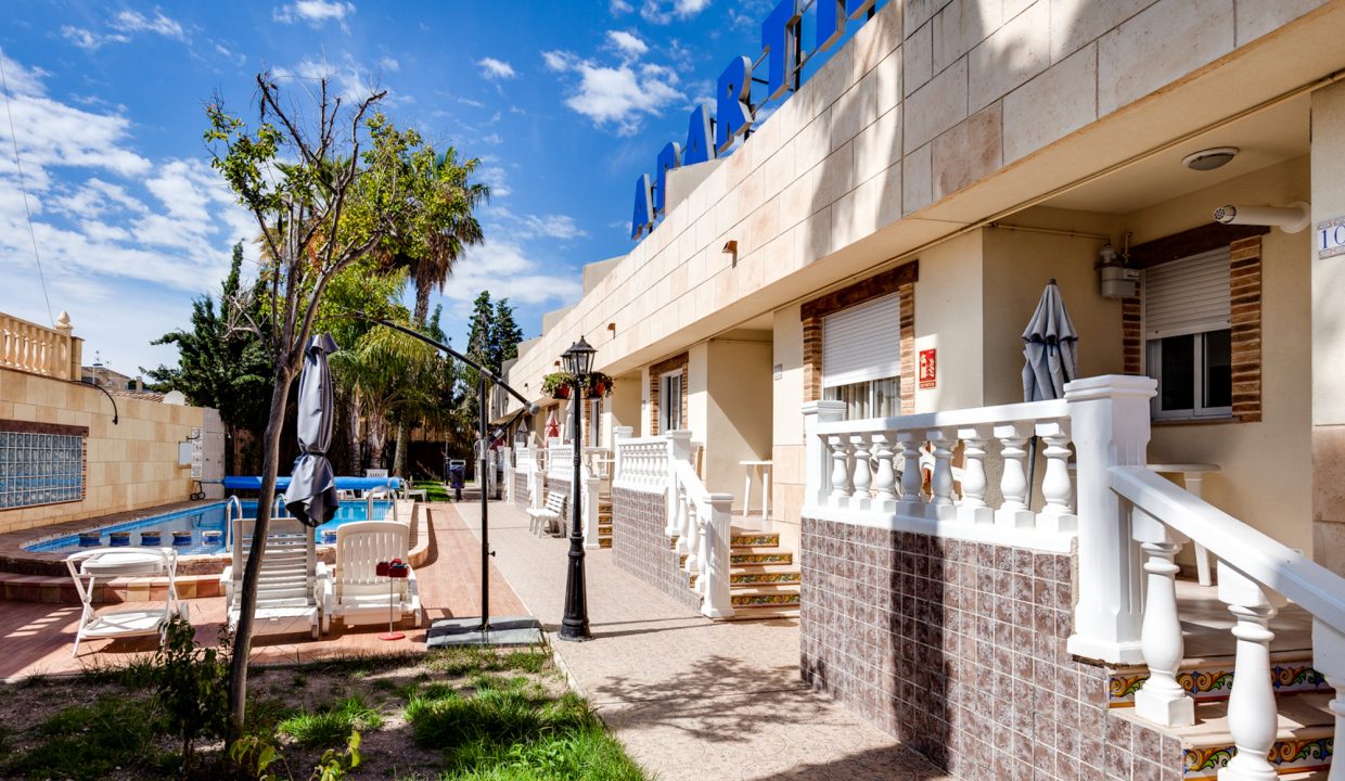 Portal Inmobiliario de Lujo en Torrevieja, presenta hotel de lujo venta en Alicante, apartotel lujoso para comprar y propiedades exclusivas en venta en Baix Segura.