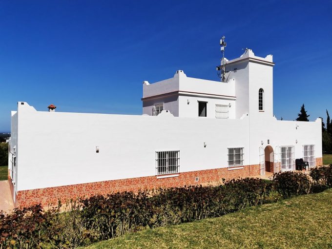 Portal Inmobiliario de Lujo en Conil, presenta chalet de lujo venta en Cádiz, residencia exclusiva para comprar y vivienda independiente en venta en La Janda.