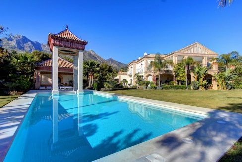 Portal Inmobiliario de Lujo en Sierra Blanca, presenta chalet de lujo venta en Marbella, casas independientes para comprar y propiedades exclusivas en venta en Milla de Oro.