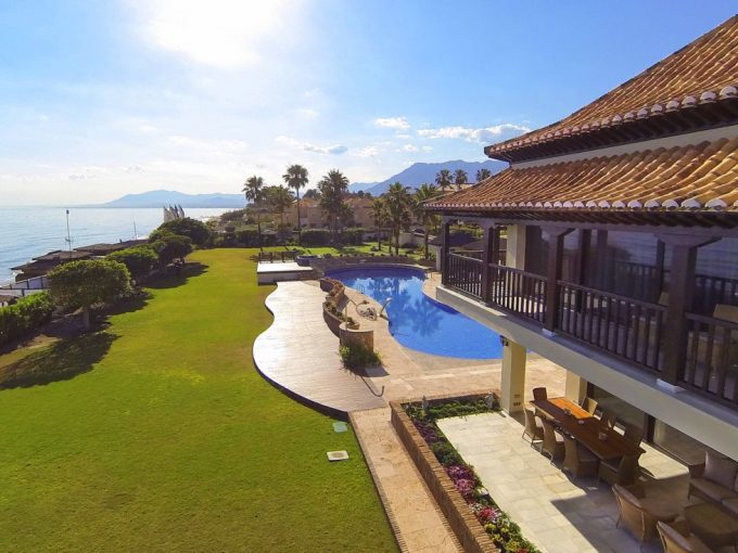 Portal Inmobiliario de Lujo en Las Chapas, presenta chalet de lujo venta en Marbella, propiedades lujosas para comprar y villas exclusivas en venta en El Rosario.