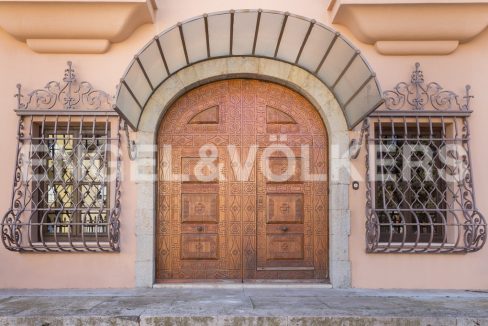 emblemática-villa-en-san-antonio-de-requena-puerta-labrada