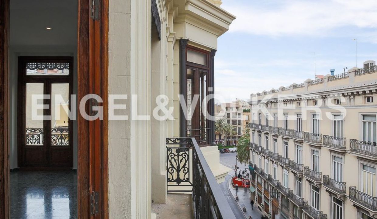 Portal Inmobiliario de Lujo en Sant Francesc, presenta dúplex de lujo venta en Valencia, apartamentos exclusivos para comprar y propiedades lujosas en venta en Ciutat Vella.