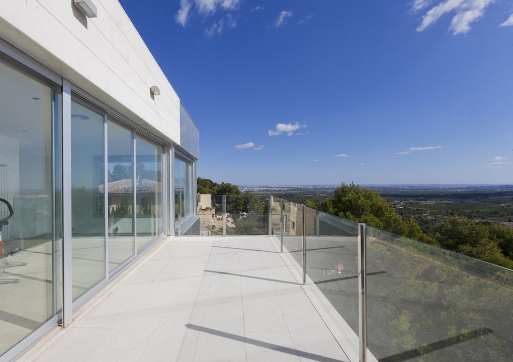 diseño-y-sofisticación-con-excelentes-vistas-terraza (1)