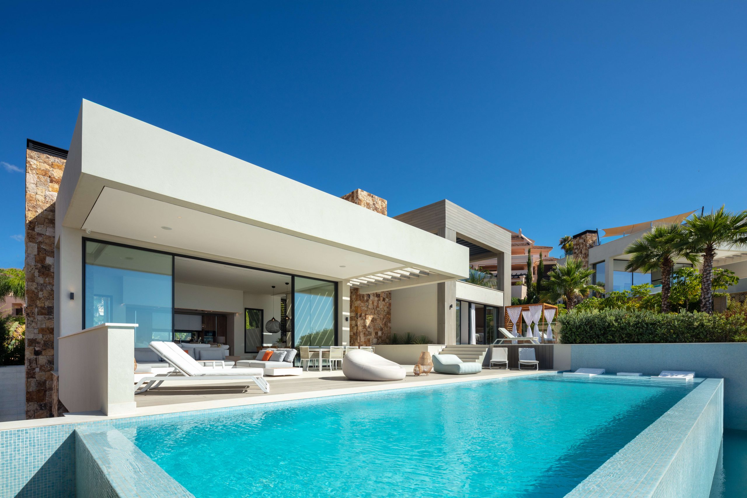 Luxury 5 Bedroom Villa with Golf Views in Nueva Andalucia