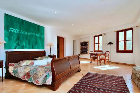 Master-bedroom-in-Andratx-Mallorca-1740x960-c-center