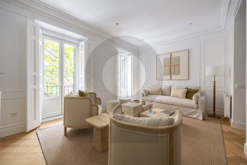 Piso de 120 m2 reformado en Calle Lagasca con 3 dormitorios. Luminoso, elegante y listo para entrar a vivir en el Barrio de Salamanca.