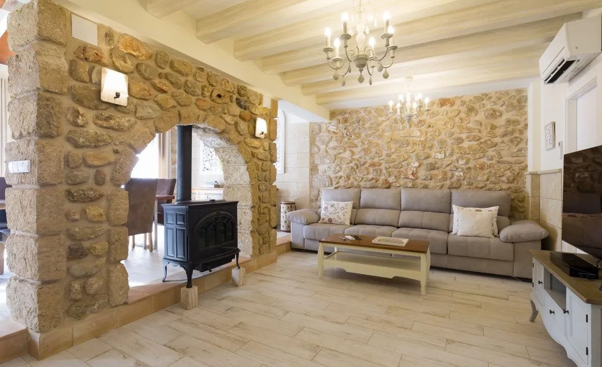 Casa de lujo en Jalón con 3 villas, 12 dormitorios y alta rentabilidad