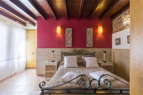 Casa de lujo en Jalón con 3 villas, 12 dormitorios y alta rentabilidad