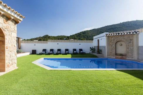 Casa de lujo en Jalón con 3 villas, 12 dormitorios y alta rentabilidad