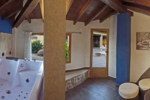 Casa de lujo en Jalón con 3 villas, 12 dormitorios y alta rentabilidad