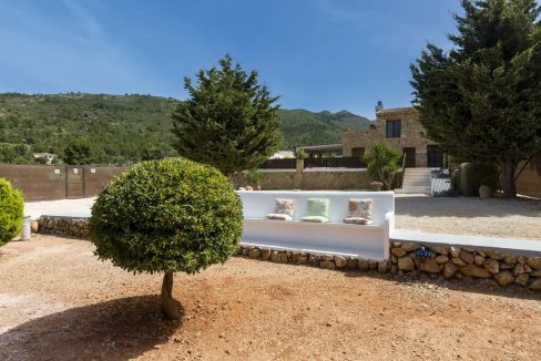 Casa de lujo en Jalón con 3 villas, 12 dormitorios y alta rentabilidad