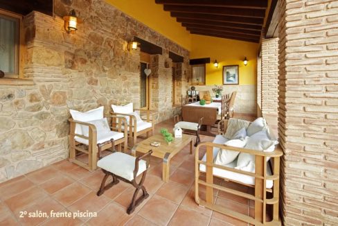 Casa de lujo en Jalón con 3 villas, 12 dormitorios y alta rentabilidad