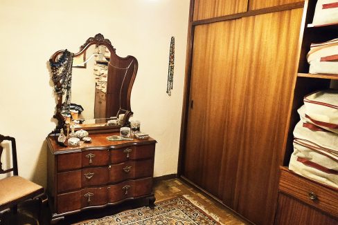 18. Vestidor