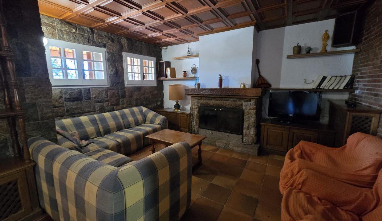 24ed6f8c-985c-4b9b-bf49-0a12489e9bdd