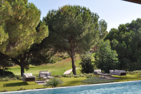 Entrelagos1_Pool_Golf_View_02_1600px